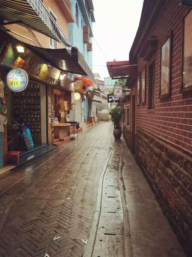 雨后的小街